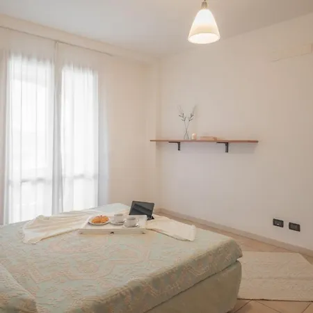 Appartement Stylish Le Fontane 1 Bedroom Sleeps 4 Person-no6887 *