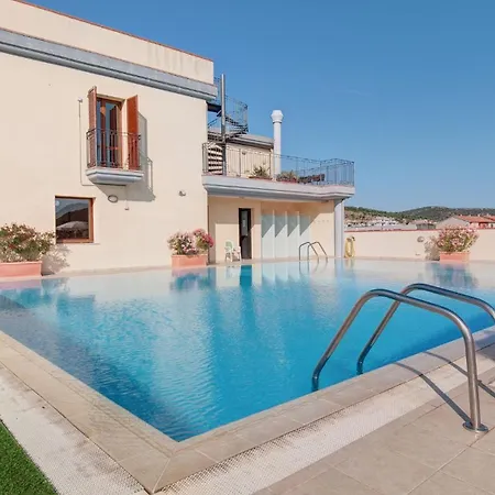 Stylish Le Fontane 1 Bedroom Sleeps 4 Person-no6887 * Villasimius