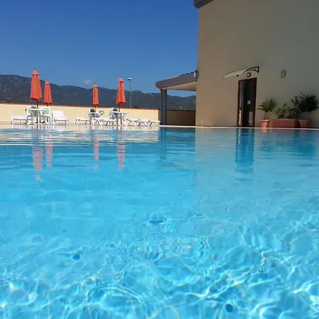 Appartement Stylish Le Fontane 1 Bedroom Sleeps 4 Person-no6887
